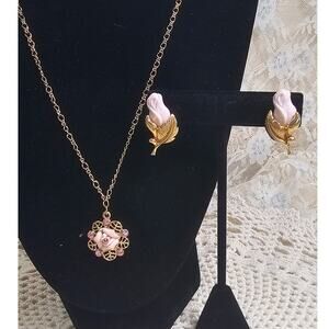 1928 Gold Tone Porcelain Pink Rose Necklace and Earrings